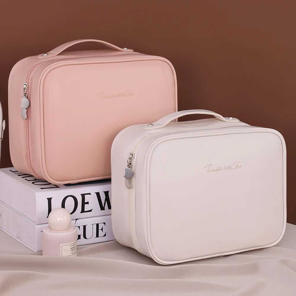 Borsa da Viaggio per Donna di  - Luxury Skincare Essential recensione e prezzo