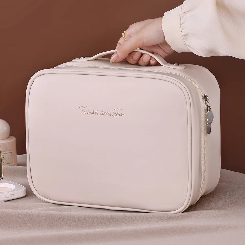 Borsa da Viaggio per Donna di  - Luxury Skincare Essential recensione e prezzo